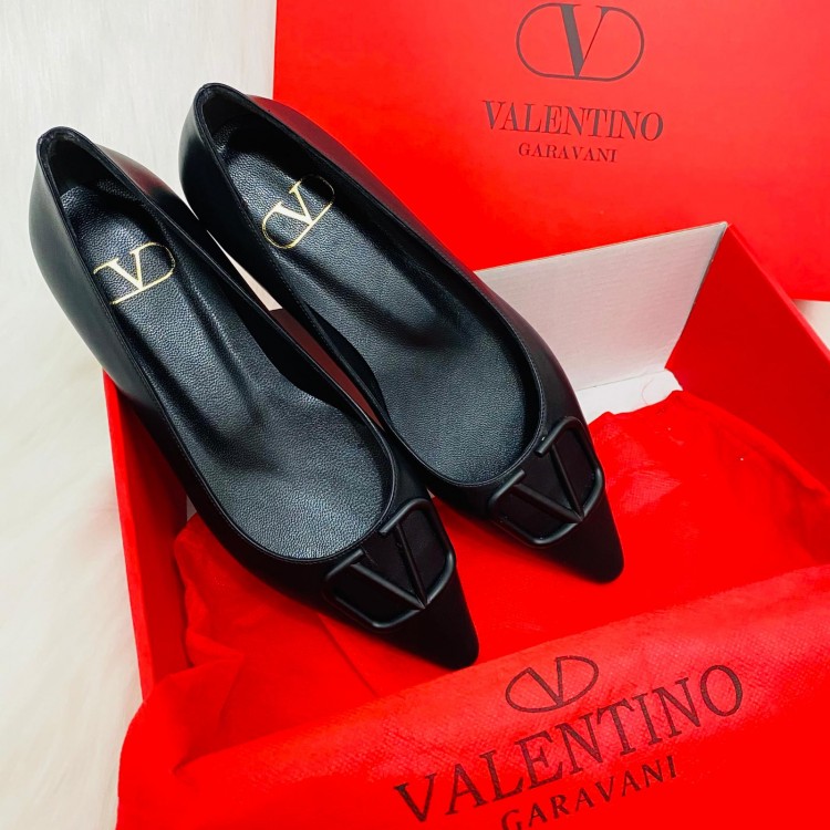 VALENTİNO GARAVANİ VLOGO BALLET FLATS 